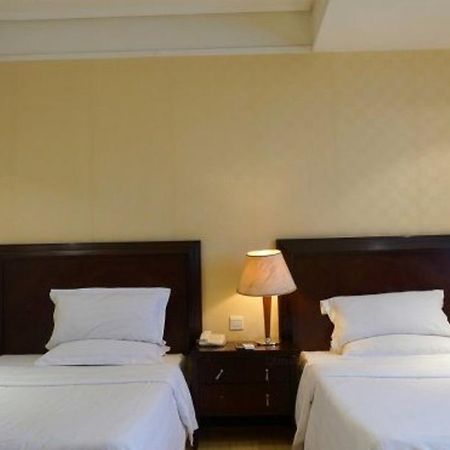 Yingfeng Hotel Dongguan  Zewnętrze zdjęcie